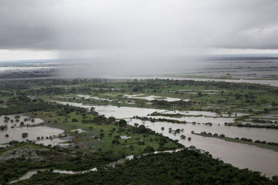 Durante esta época es normal que el caudal de ríos como el Magdalena y el Cauca aumente. Photo credit: © 2011 Paul Smith   