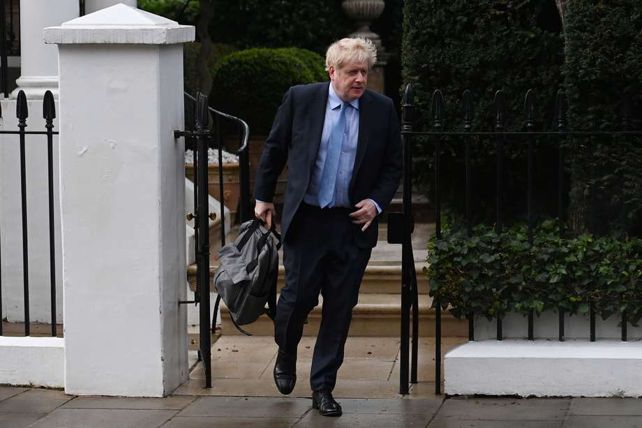 Boris Johnson anunció el 9 de junio que se retirará del parlamento con efecto inmediato, luego de que la investigación del Comité de Privilegios sobre el escándalo de Partygate recomendara una suspensión por su conducta.
