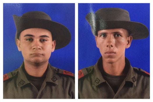 Los auxiliares Édison Montoya y Jhon Oquendo murieron este lunes en Nariño, tras un hostigamiento del ELN. 