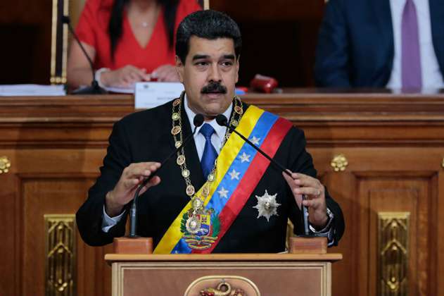 Maduro, dispuesto a convertirse en dictador "para lograr paz económica"