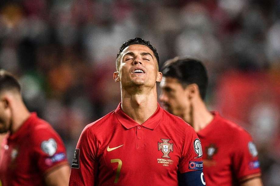 Cristiano Ronaldo se lamenta tras el gol de Serbia en los últimos minutos.
