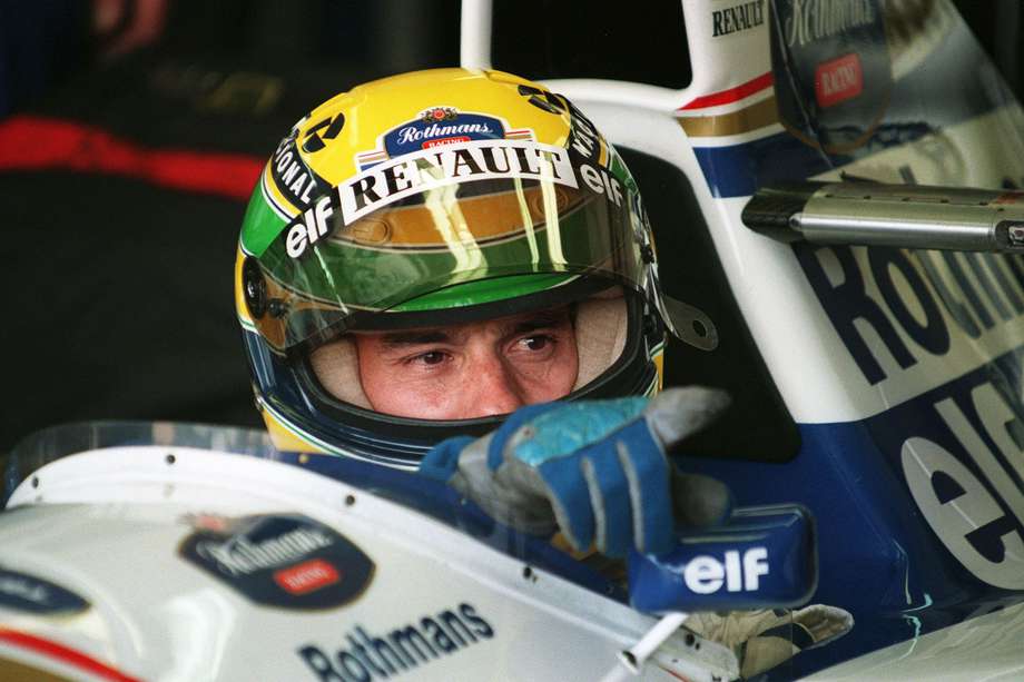 Ayrton Senna en su carro Williams-Renault 30.
