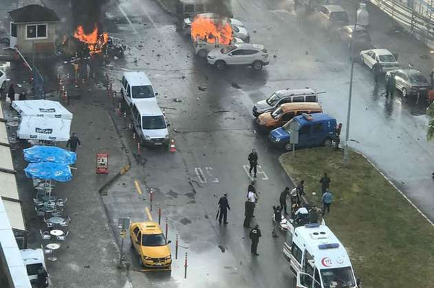 Dos muertos y 11 heridos deja explosión cerca de tribunal en ciudad turca de Esmirna