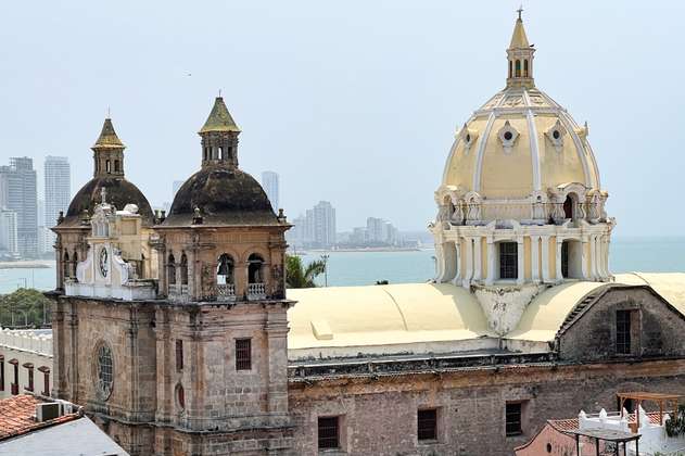 Por día cívico, ordenan cese de actividades en colegios públicos de Cartagena