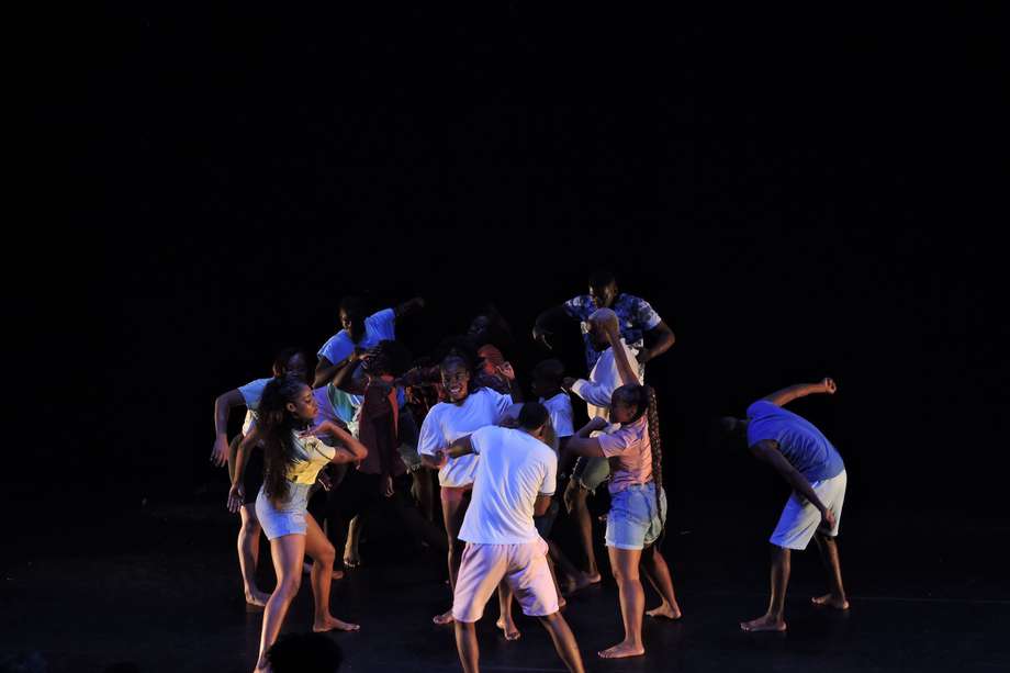 El 13 y 14 de mayo la Corporación de Jóvenes Creadores del Chocó presentaron su obra de danza urbana 'Revolución Pazcífica' en el Teatro Mayor Julio Mario Santo Domingo en Bogotá. 