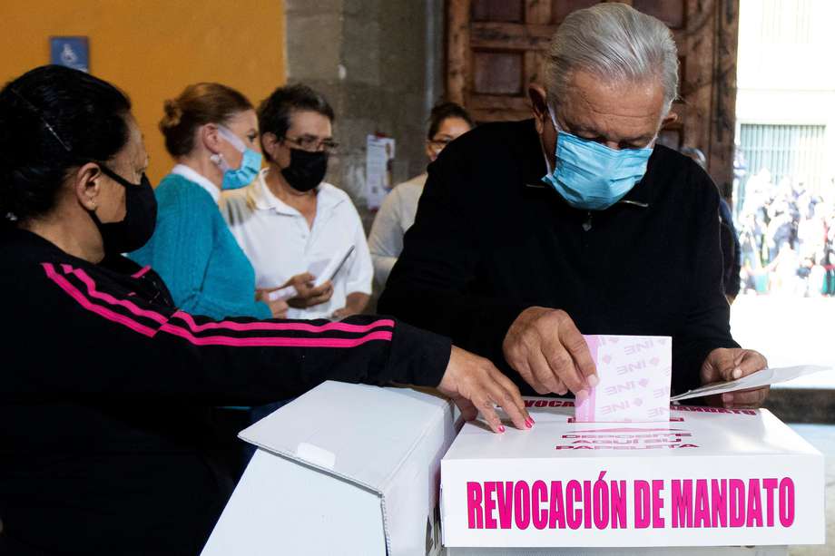 Andrés Manuel López Obrador participó del referéndum revocatorio que celebró México el 10 de abril, jornada que marcó su continuidad como presidente. 
