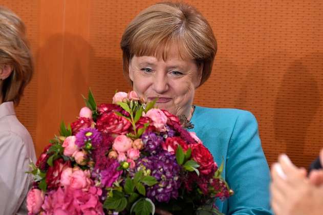 Merkel cumple 65 años en medio de especulaciones sobre su salud