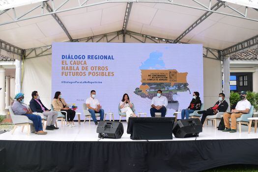 El primer panel del 'Diálogo Regional: El Cauca habla de otros futuros posibles' fue moderado por Alejandra Miller, comisionada de la Verdad.