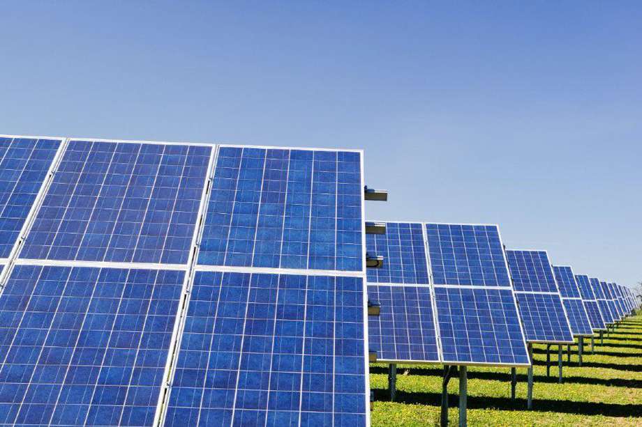 Crece la generación solar de las empresas de energía verde.