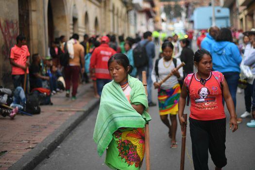 Los indígenas que llegaron desde Chocó han permanecido en las instalaciones de la Organización Nacional Indígena de Colombia, en el centro de la capital. / Cristian Garavito - El Espectador