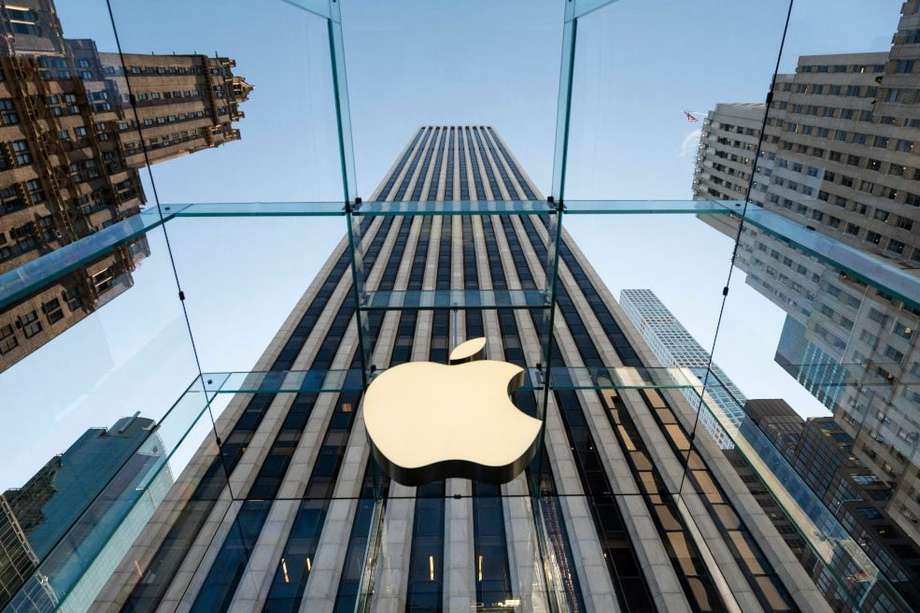 Foto de archivo de la Apple Store, recientemente renovada en la Quinta Avenida en la ciudad de Nueva York. El gigante tecnológico hasta ahora ha tratado de desalentar los intentos de sindicalización.
