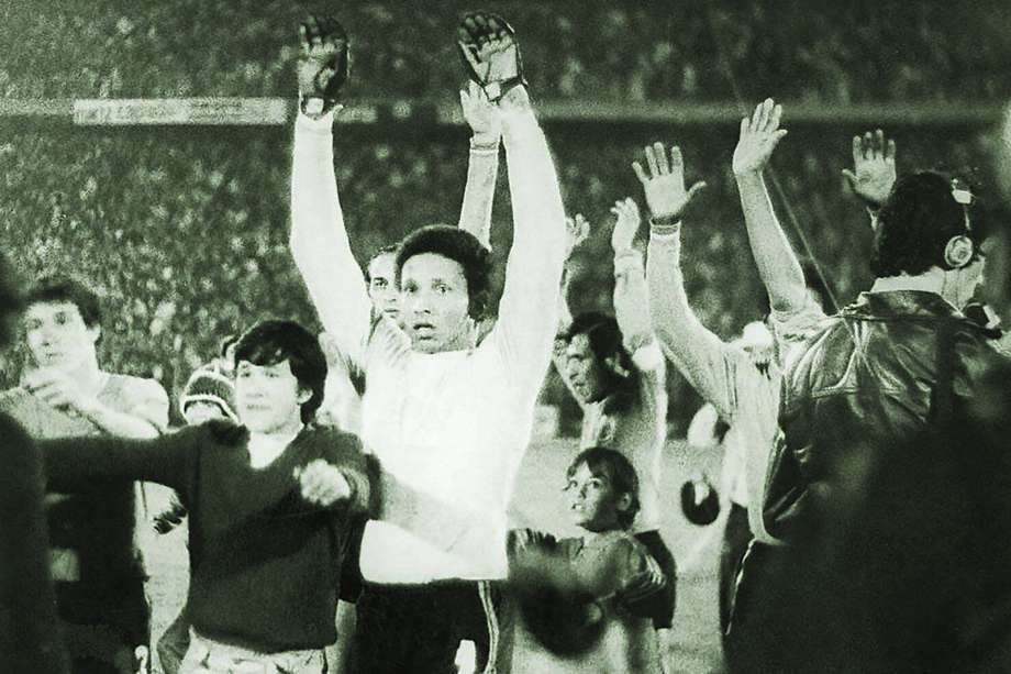Pedro Zape fue el primer futbolista en ganar el premio Deportista del Año de El Espectador. Se le otorgó en 1975, tras ser subcampeón de América.