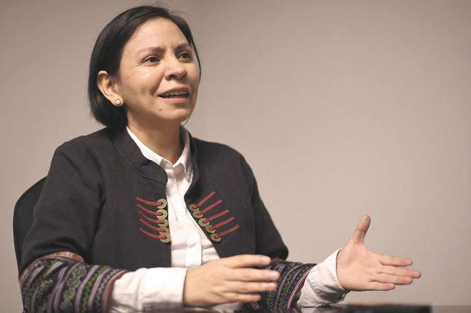 Patricia Tobón Yagarí, abogada de la etnia embera chamí, es la directora de la Unidad de Víctimas.  / Mauricio Alvarado 