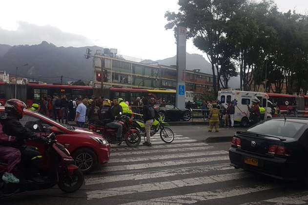 Tres personas resultaron heridas tras choque de un carro en estación de Transmilenio