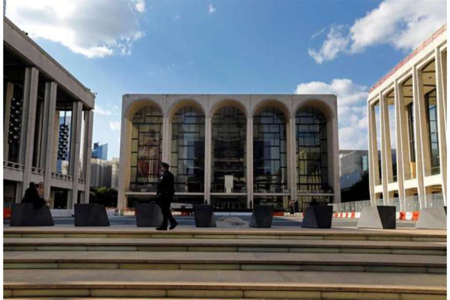 Vista de la sede de la Ópera Metropolitana de Nueva York (c), este 23 de septiembre de 2020.