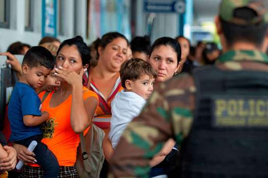 Cientos de venezolanos intentan diariamente cruzar hacia Ecuador, Perú y Chile.
 / AFP