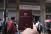 “Entrega de pasaportes continuará normalmente”, canciller Álvaro Leyva