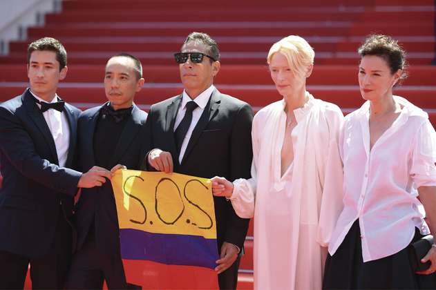 Juan Pablo Urrego, el actor de Memoria que izó “SOS Colombia” en Cannes