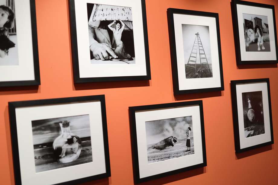Una serie de fotografías de la fotógrafa argentina Gerte Stern se exhiben en la exposición 'Freud y América Latina' en el Museo Freud de Londres, Gran Bretaña, el 17 de enero de 2024.