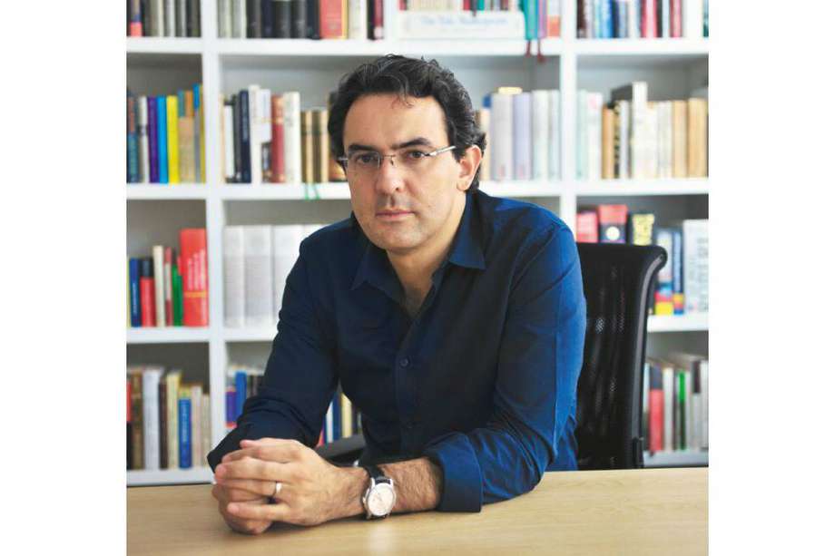 Juan Gabriel Vásquez, escritor colombiano, es uno de los finalistas con el libro “Volver la vista atrás”.