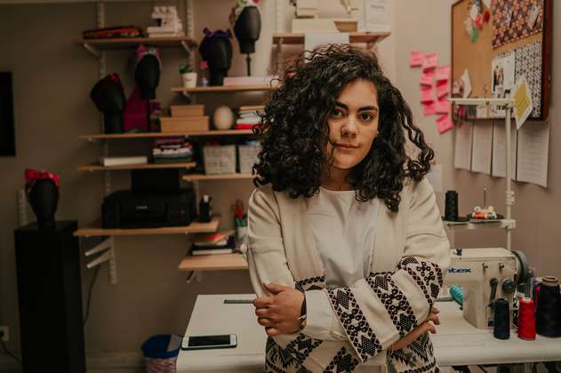 Ella creó una marca de moda que se convierte en la voz de las mujeres en Colombia