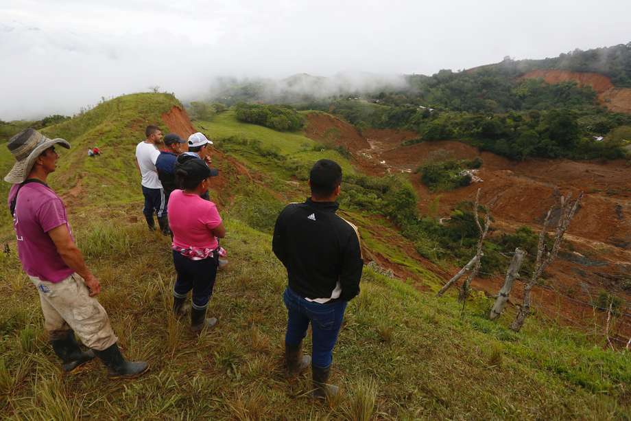 El derrumbe en la vía sigue manteniendo incomunicado el departamento de Nariño, y afectando la movilidad hacia otros como Cauca y Valle del Cauca.