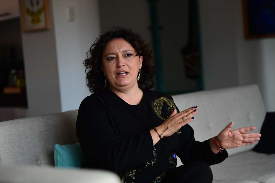Angélica Lozano defiende la decisión de los verdes de quedarse en la Coalición de la Esperanza. 