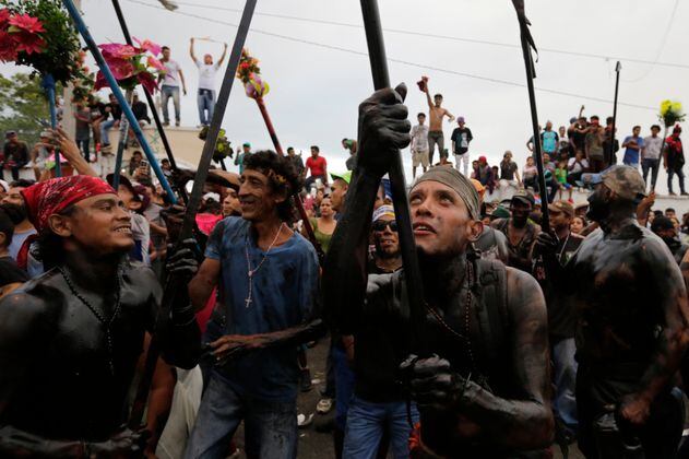 Nicaragüenses claman por paz durante la fiesta del santo patrono de la capital 