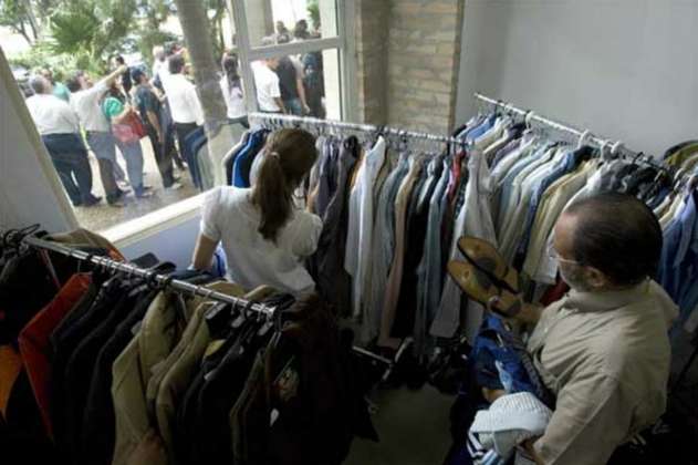Colombianos gastaron $909.877 millones en compra de ropa en julio