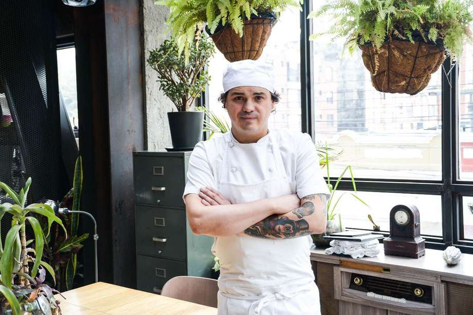Chef colombiano líder de la propuesta gastronómica "El Chato".