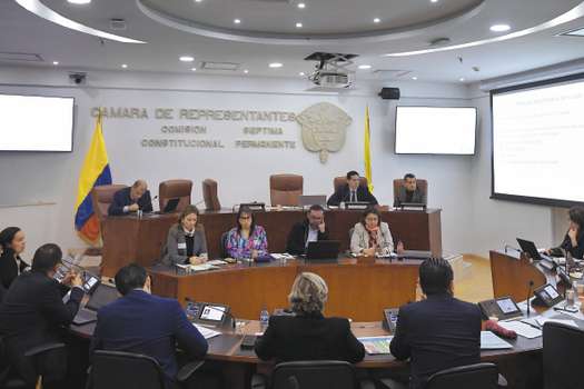 La Comisión Séptima de la Cámara tiene 21 integrantes. El Gobierno necesita que 12 de ellos voten a favor. / Mauricio Alvarado