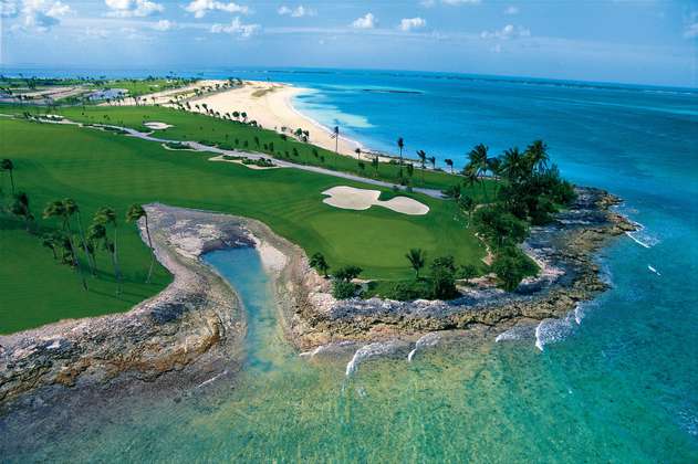 Deporte y playa, disfrute de un torneo virtual de Golf desde las Bahamas 