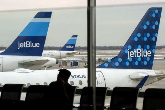 JetBlue expandirá programa que convierte a cajeros en pilotos