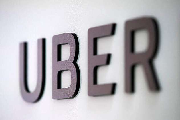 Conductor de taxi pide a mujeres que manejan Uber irse a "planchar o a cocinar"