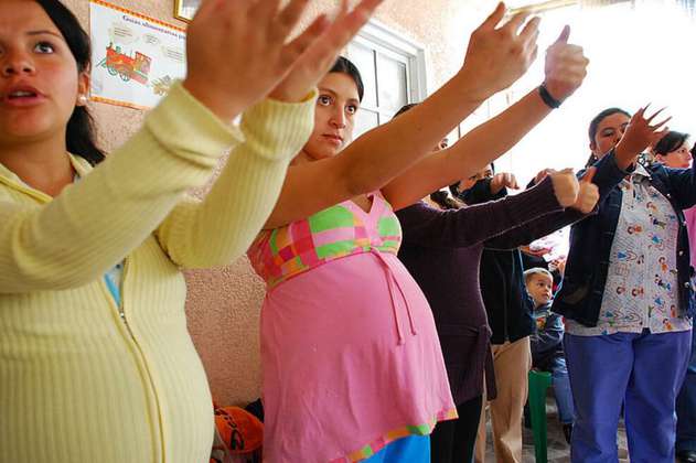 Embarazadas acuden al autocuidado por falta de atención médica en Colombia 