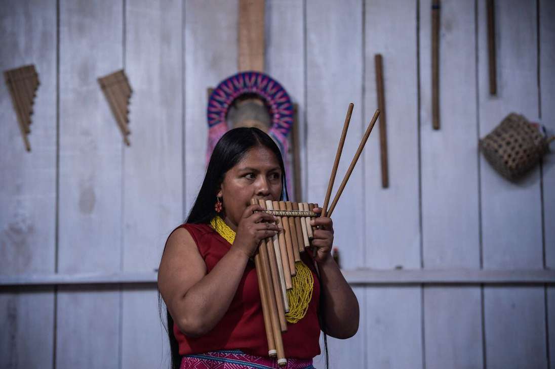 La música ha sido una de las herramientas utilizadas por el pueblo Kamëntsa para rescatar su lengua materna.