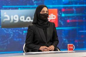 Afganistán: mujeres son obligadas a cubrirse el rostro para dar las noticias
