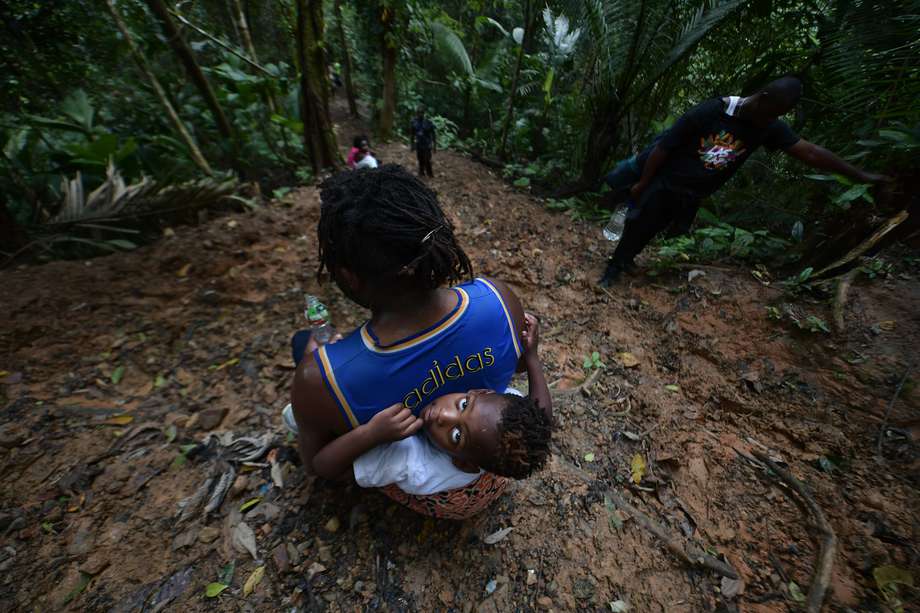 Se ha visto un incremento de los niños que viajan sin acompañantes. Según la UNICEF, en Panamá, se reportaron la llegada de 17 jóvenes solos a esa frontera durante este año. 