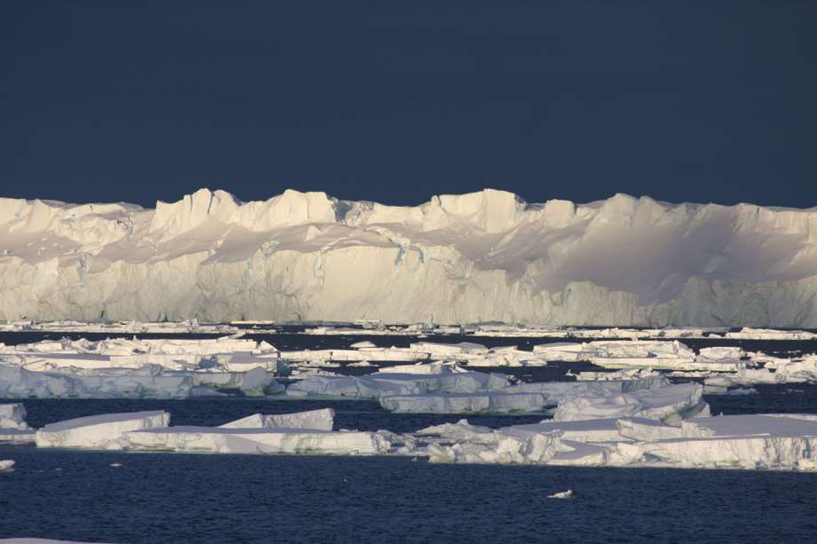 SÍDNEY (AUSTRALIA), 21/02/2023.- Los fuertes y crecientes cambios a consecuencia de la crisis climática en el fenómeno de "El Niño", que provoca condiciones más cálidas, podrían causar un deshielo "irreversible" de las plataformas y las placas de hielo en la Antártida, informan este martes científicos australianos. EFE/CSIRO / Esmee Van Wijk SOLO USO EDITORIAL/SOLO DISPONIBLE PARA ILUSTRAR LA NOTICIA QUE ACOMPAÑA (CRÉDITO OBLIGATORIO)
