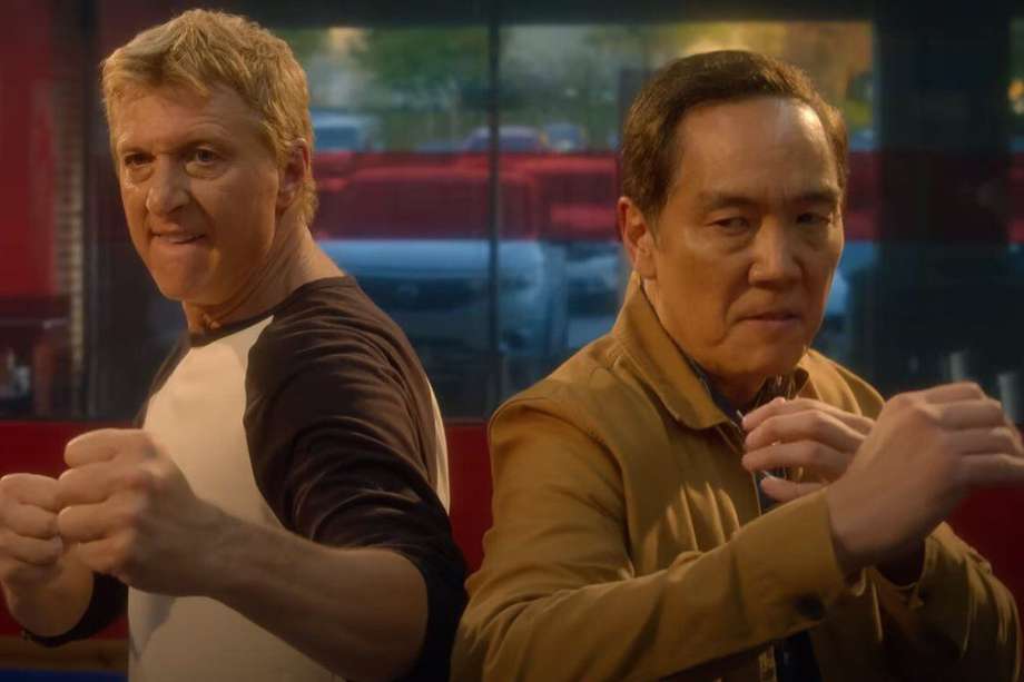 William Zabka y Yuji Okumoto, en sus interpretaciones de Johnny Lawrence y Chozen Toguchi en la serie "Cabra Kai", de Netflix.