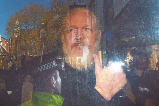  El activista Julian Assange, fundador de la organización WikiLeaks, abandonó la embajada de Ecuador en Londres. / EFE