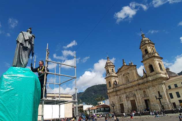 Distrito restituyó espada del monumento a Simón Bolívar vandalizado en Bogotá 
