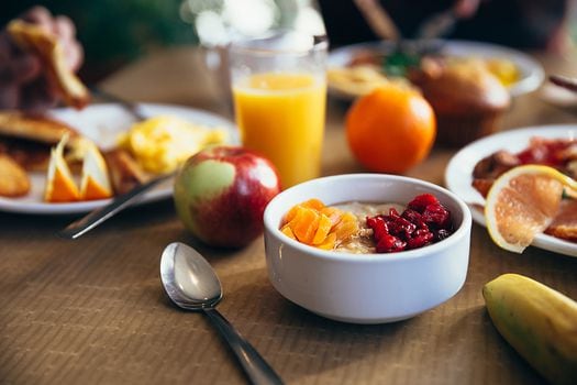 Dieta saludable: la importancia del desayuno para mantenerse en línea