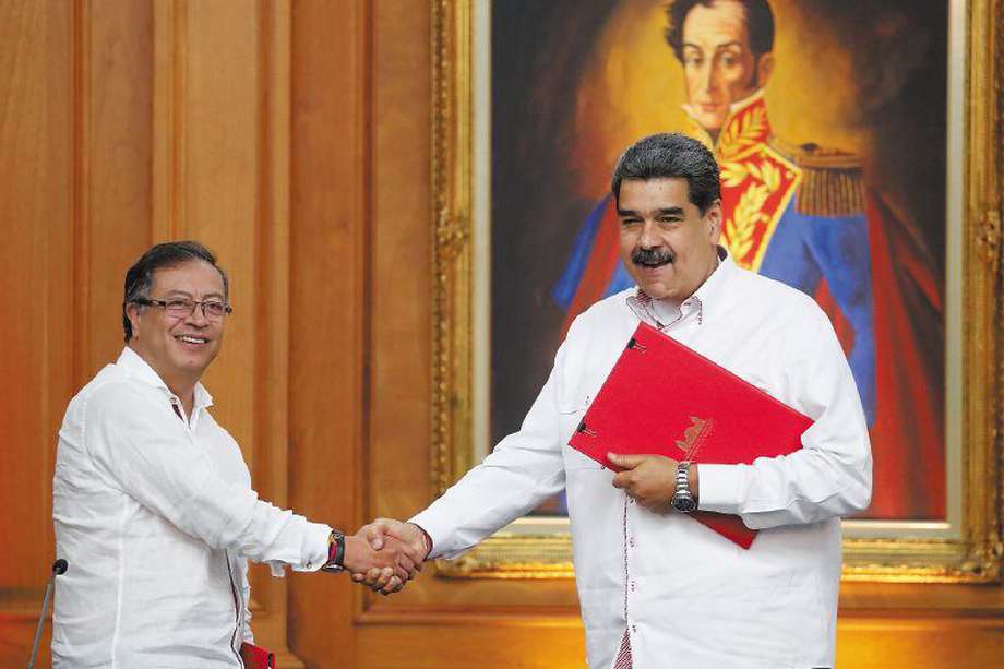 El presidente Gustavo Petro durante una visita al Palacio de Miraflores, en Caracas (Venezuela), con Nicolás Maduro.