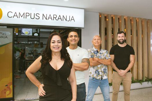Nubia Murillo, Carlos Vanegas, Sergio Acosta y Albert Sabogal, los emprendedores detrás del coworking Campus Naranja.