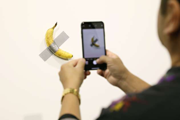 "Esperé a tener hambre", cuenta el artista que se comió un plátano de 120.000 dólares