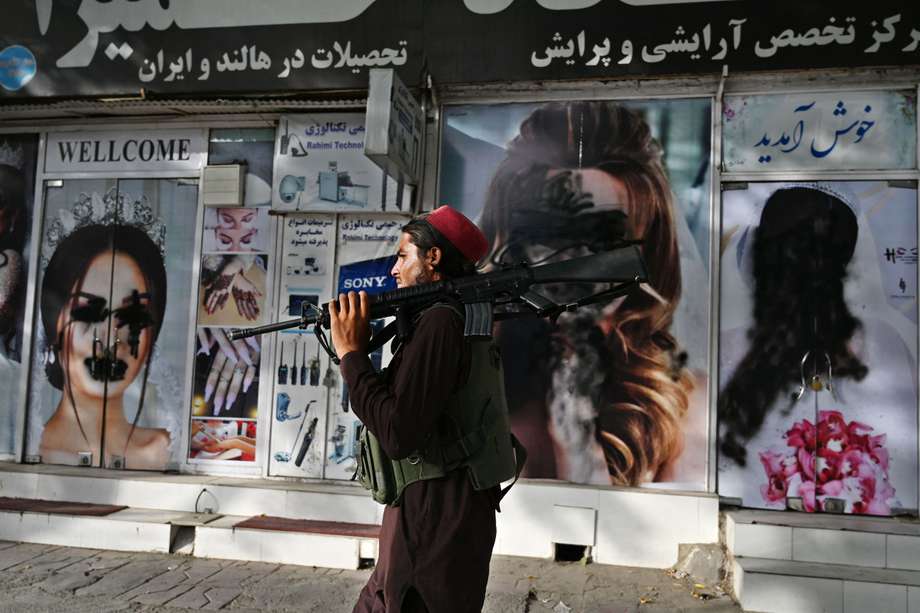 Hace un mes el mundo veía espantado la toma de Kabul por parte de los talibanes: así está Afganistán con su regreso al poder. 