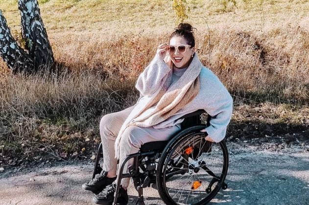 Kim Lumelius viaja por el mundo en su silla de ruedas