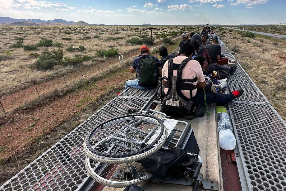 La frontera norte de México refleja la nueva crisis humanitaria que vive el país ante una nueva oleada migratoria, que ha derivado en suspensiones de trenes de carga por accidentes con migrantes, protestas y el choque de extranjeros con autoridades mexicanas y estadounidenses.