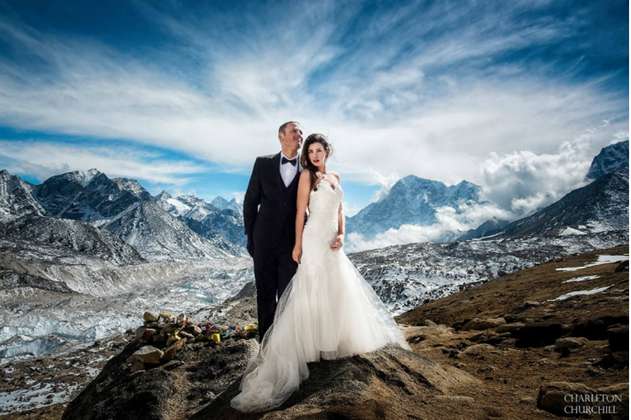 Después de tres semanas de travesía, pareja se casó en el Everest 